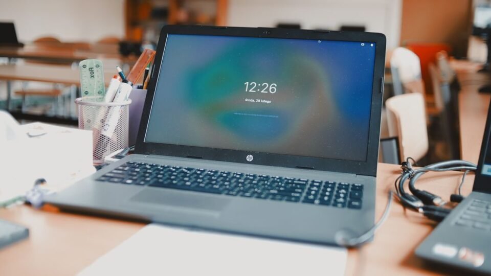 노트북 SSD 교체 vs 외장 SSD, 실제로 체감되는 차이는 무엇일까? 용도별 선택 기준 노트북 SSD 교체 vs 외장 SSD, 실제로 체감되는 차이는 무엇일까? 용도별 선택 기준